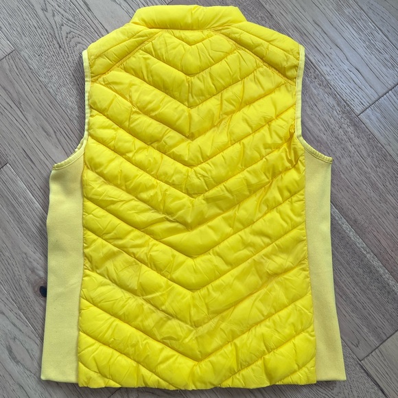 Gap Petite light puffer vest yellow - Picture 9 of 9